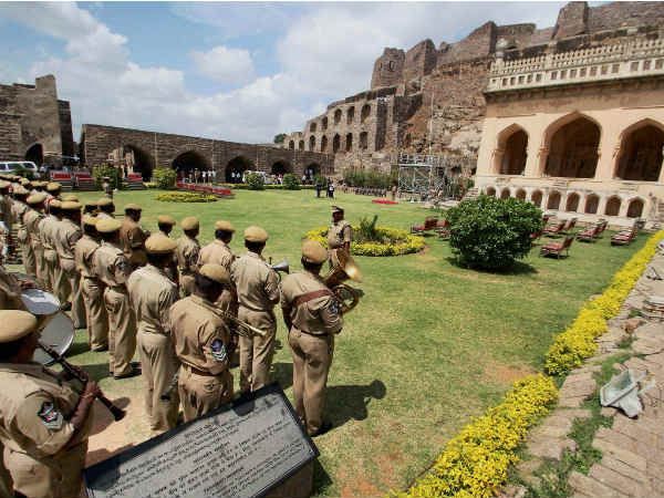 பாதுகாப்புப் பணி...