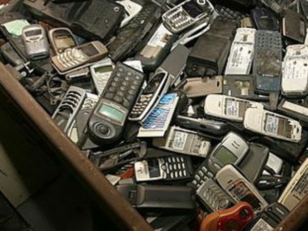 மானிட்டர், கீபோர்டு, செல்போன் அதிகம்