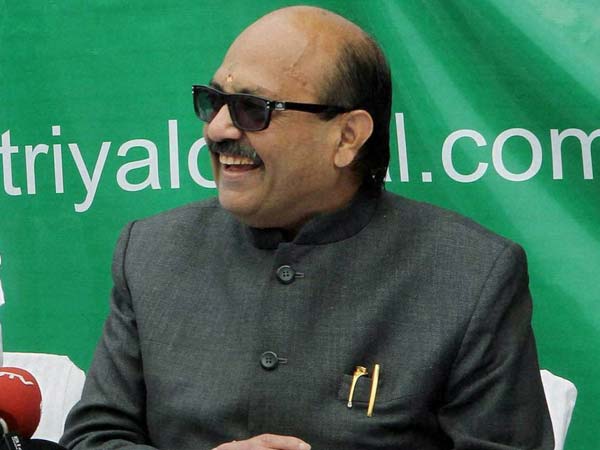 Don't need 'broker' Jaya Bachchan to patch up relations with Mulayam Singh: Amar Singh Don't need 'broker' Jaya Bachchan to patch up relations with Mulayam Singh: Amar Singh