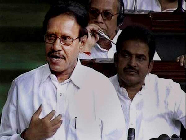 33 நாட்களும் பங்கேற்ற 31 எம்.பிக்கள்