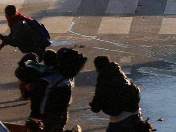 வெள்ளை அதிகாரியால் சுடப்பட்டார்