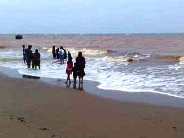 கழிவுகள் அனைத்தும் கடலில்