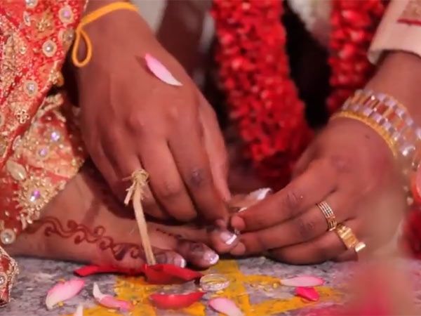 17 வயதில் மணம் முடித்து