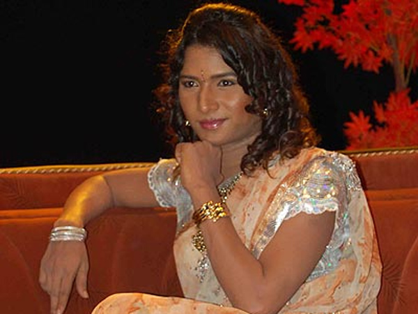 உதவக் கூட யாருமில்லை உதவக் கூட யாருமில்லை