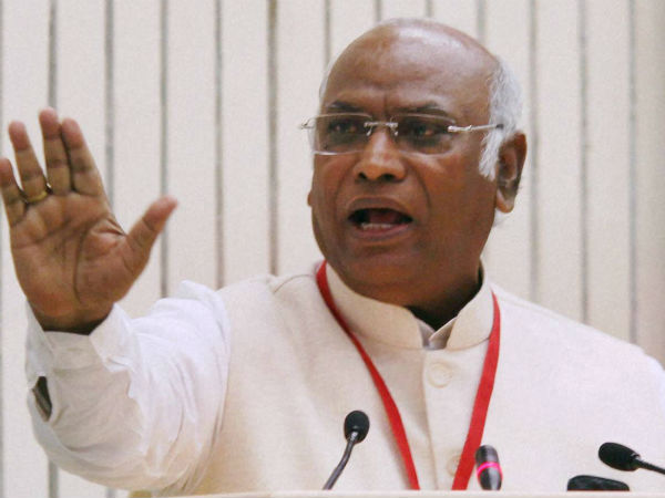 வழக்குத் தொடராத காங்கிரஸ்