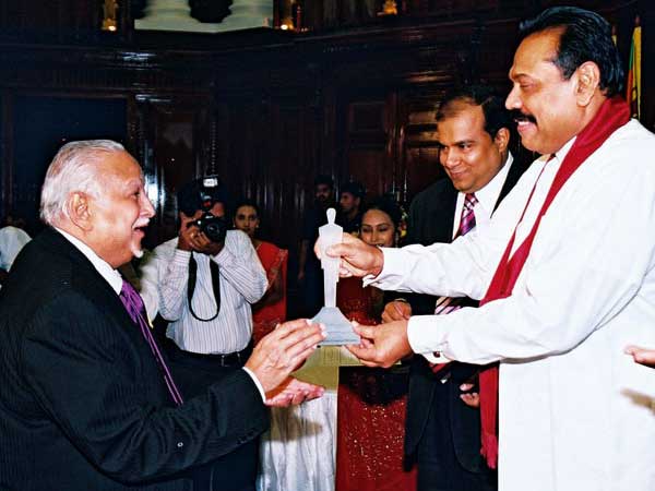 எயிட்கென் ஸ்பென்ஸ்