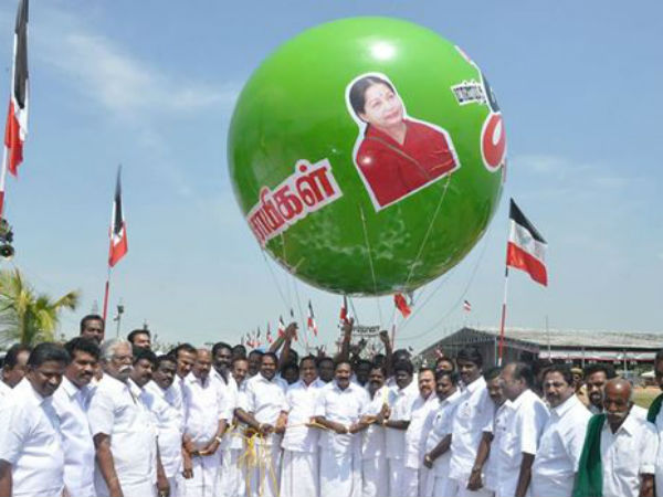 ராட்சத பலூன்கள்
