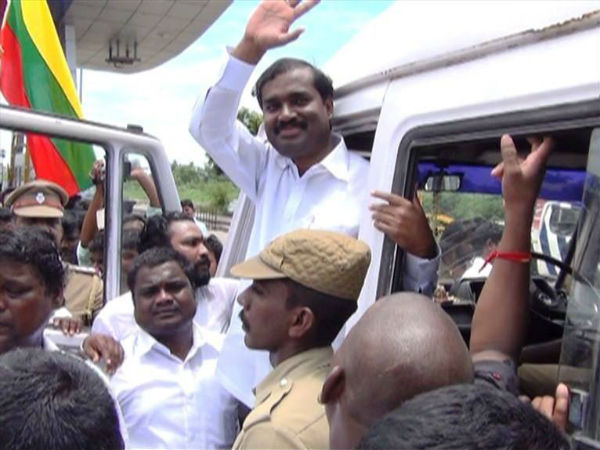 TVK seige toll booths across TN