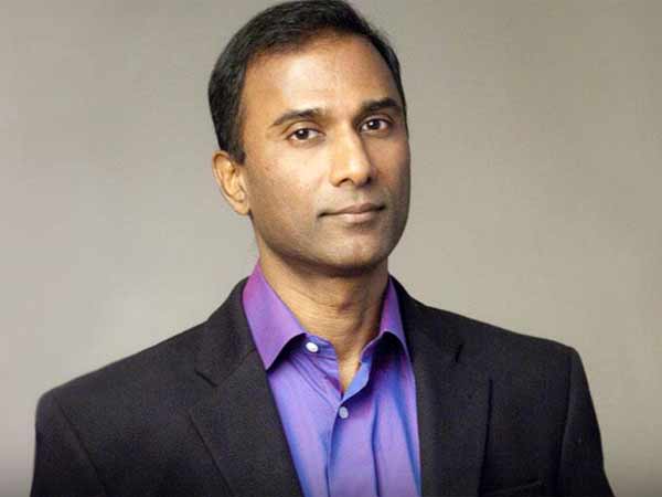 பள்ளி மாணவராக...