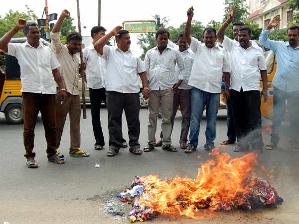 கொடும்பாவி எரிப்பு