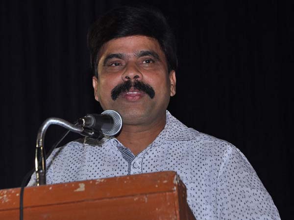 தீக்குளிக்க