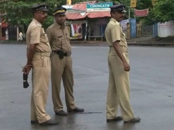 கல்வீசி தாக்குதல்: