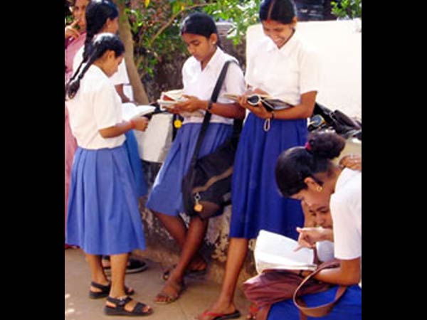 அரசு பள்ளி மாணவன்...