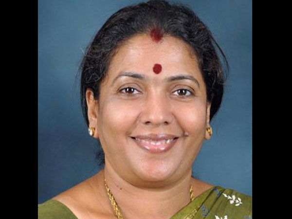 ரூம் கேட்டாரா அமைச்சர்