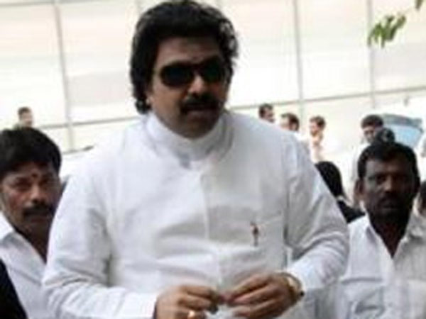 வளர்ப்பு மகனே அல்ல