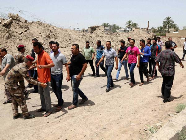 பிற இனத்தவர் விரட்டியடிப்பு