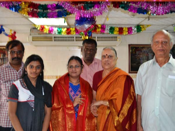 Teachers day special Kaviarangam held in Dubai