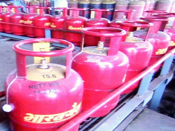 2 லட்சம் புதிய சிலிண்டர்கள்: