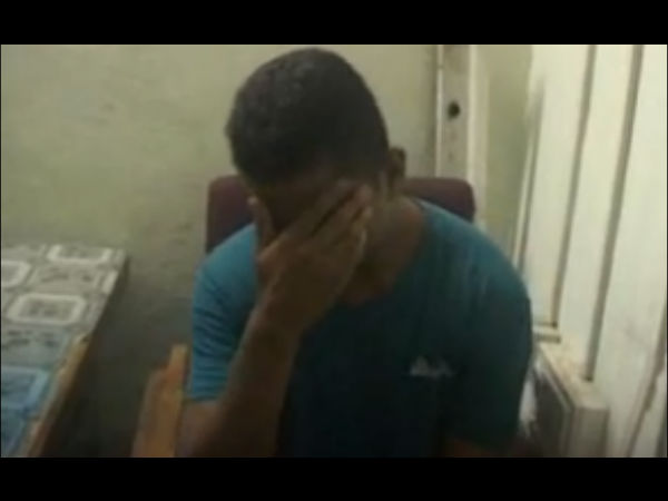 தெறித்து ஓடிய ஆண்களும், பெண்களும் தெறித்து ஓடிய ஆண்களும், பெண்களும்