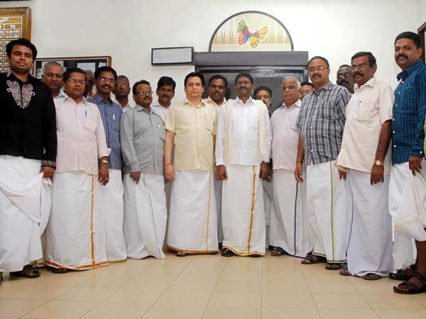 தாவணி, வேட்டி தினங்கள்