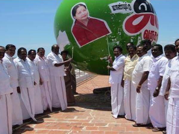 மைதானத்தில் பாதுகாப்பு மைதானத்தில் பாதுகாப்பு