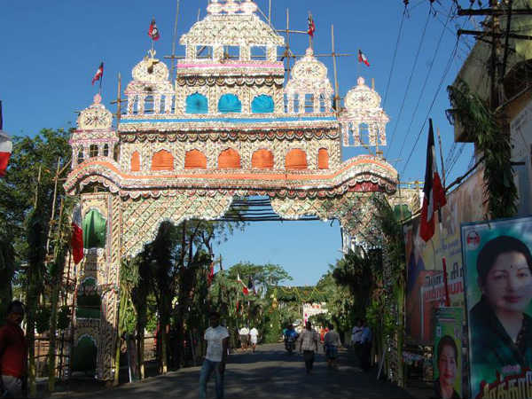 பிரமாண்ட வரவேற்பு