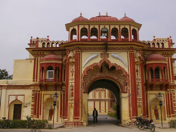 தடுத்து நிறுத்திய மகன்