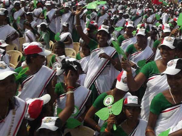 தீவிரப் பிரச்சாரத்தில் அதிமுக: