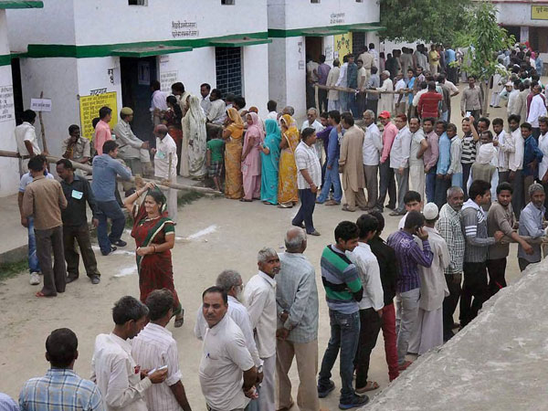 மறைந்த எம்.எல்.ஏ. மகள்