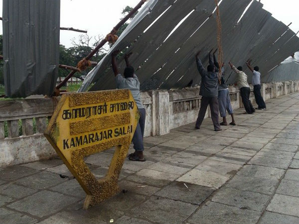 சாலைகளில் வெள்ள நீர்