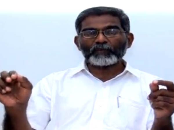 விமான நிலையத்தில்..