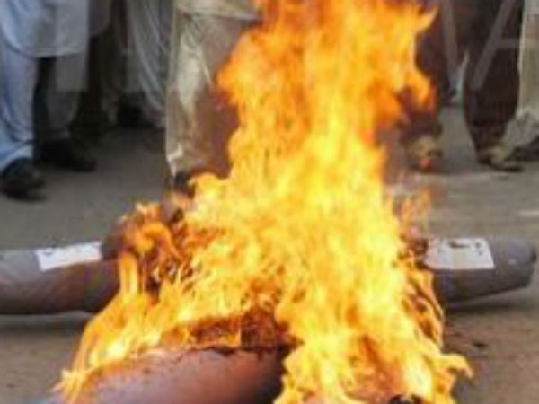 கொடும்பாவி எரிப்பு