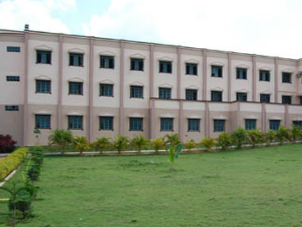 கல்லூரிகள்தான் பொறுப்பு