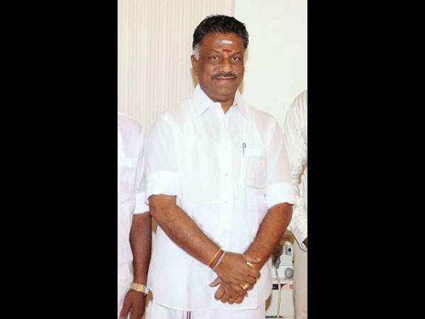 டீக்கடை ஓனராக இருந்து....!