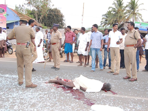 Nellai: Bus driver attacks ADMK person