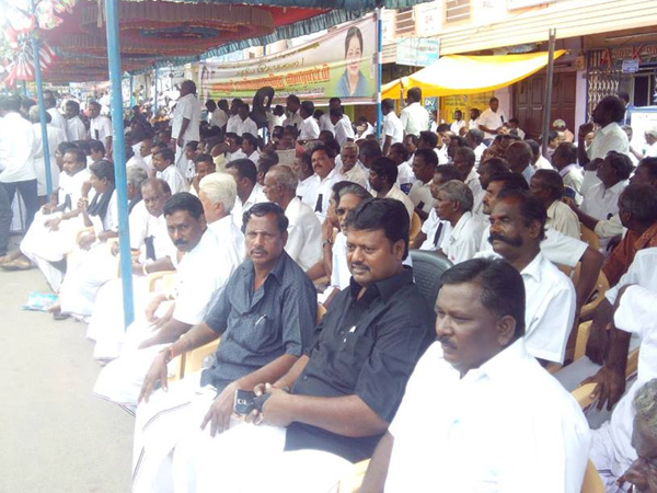 ரயில்மறியல் எம்.எல்.ஏக்கள் கைது