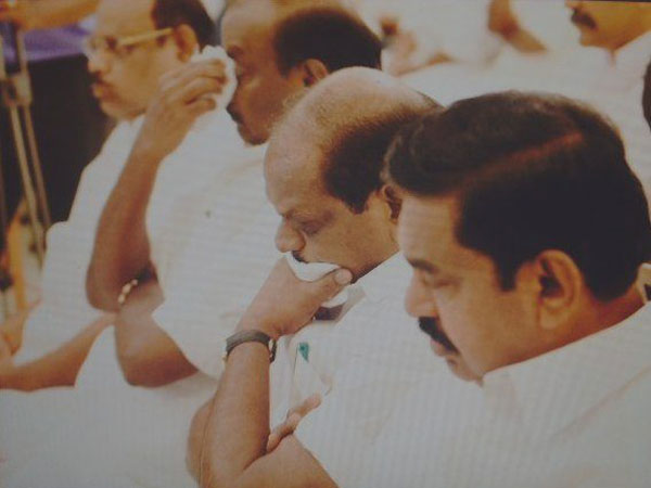 அமைச்சர்கள் கதறல்