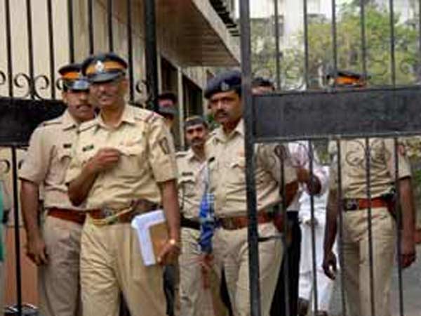 கர்நாடக போலீஸ்