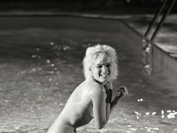 77 வயதிலும் ஸ்டில் எடுக்கிறார்