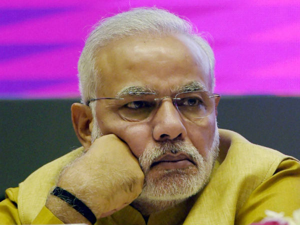 Election Commission should take serious note of Haryana government okaying land deal involving Robert Vadra: Narendra Modi Election Commission should take serious note of Haryana government okaying land deal involving Robert Vadra: Narendra Modi