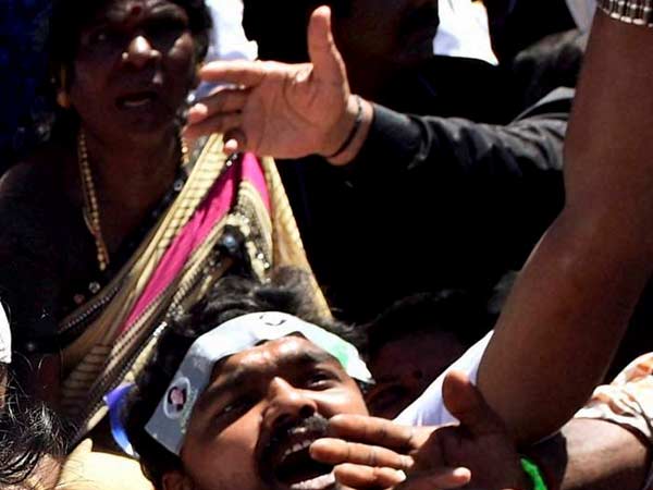 ADMK men pray for their leader's safe release from prison ADMK men pray for their leader's safe release from prison
