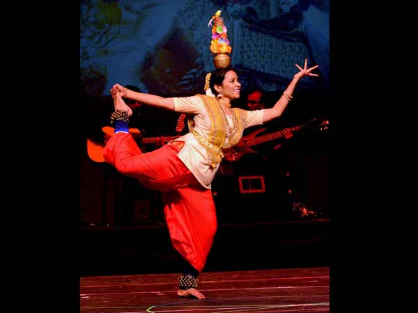 கரகாட்டமும் நாட்டுப்புற நடனங்களும்