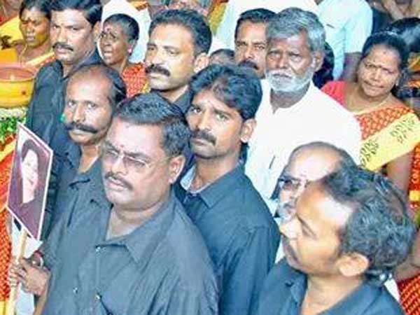 கருப்பு சட்டை..