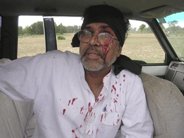 துப்பாக்கியைக் காட்டி மிரட்டிய மேலாளர்