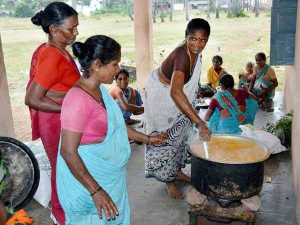 நிவாரண முகாம்கள்...