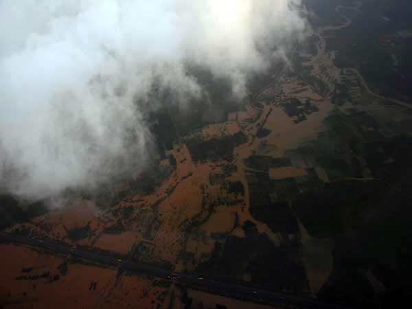 மேகத்தின் ஊடே