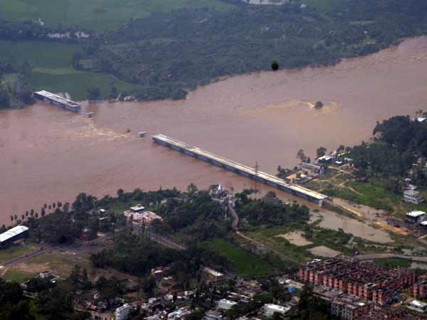 கட்டப்படும்போதே போச்சா