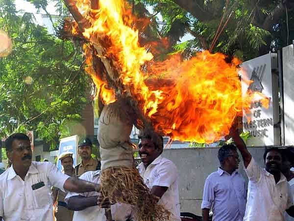 அதிருப்தியை உண்டாக்கும் போராட்டங்கள்...