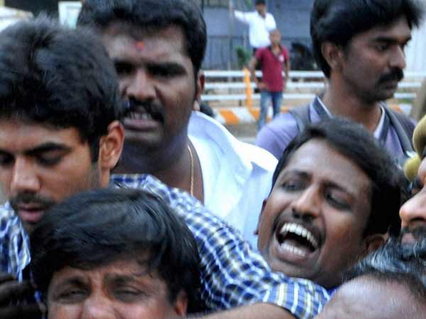 குவிந்த பொதுமக்கள்