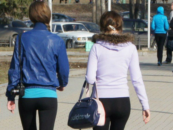 இறுக்கமாக டிரஸ் போடுவது யார்